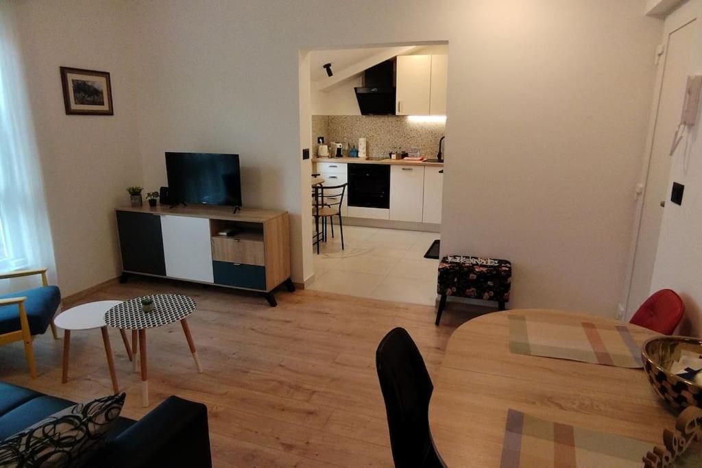 Cute Apartment Marla Art Close To Center بولا المظهر الخارجي الصورة
