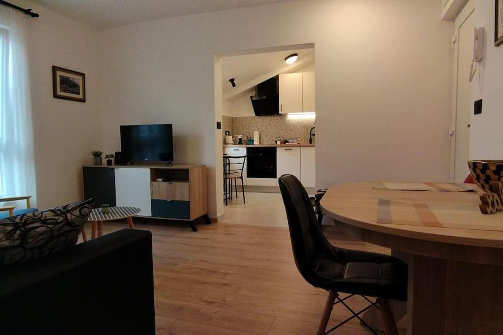 Cute Apartment Marla Art Close To Center بولا المظهر الخارجي الصورة