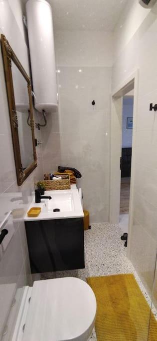 Cute Apartment Marla Art Close To Center بولا المظهر الخارجي الصورة